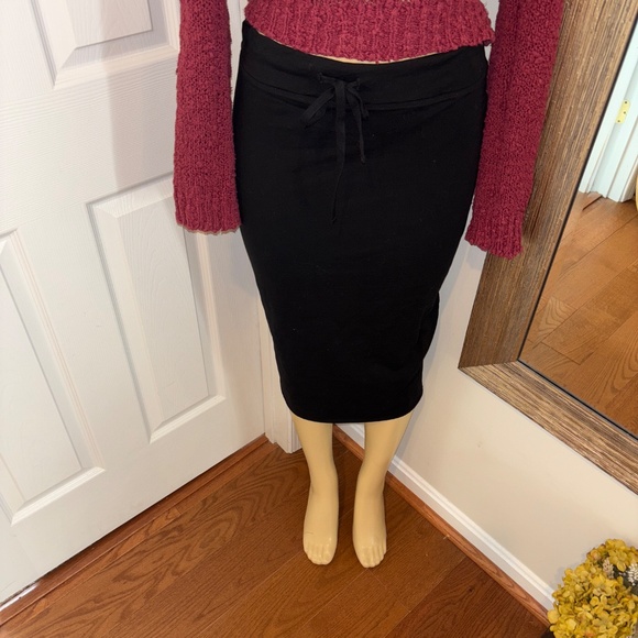 NWT Women’s Yakira Bella Black Supreme Midi Skirt Size Small - Picture 2 of 6